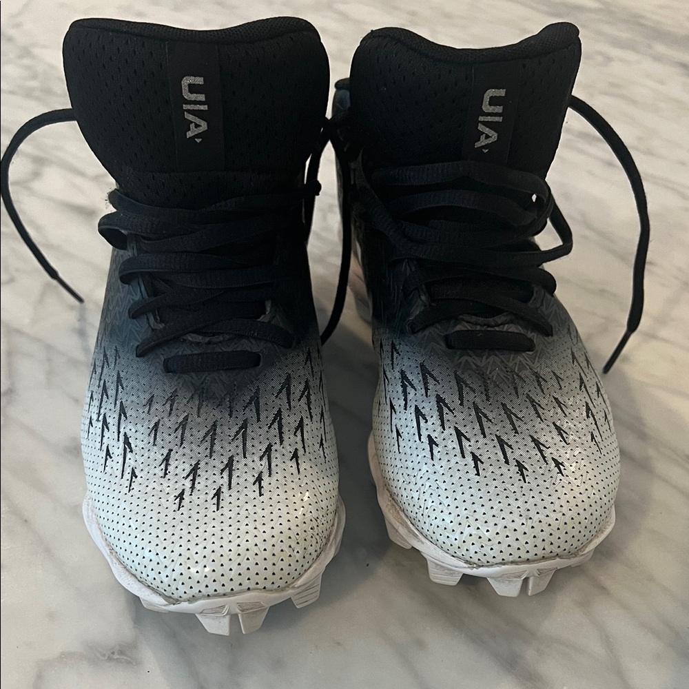 Under Armour Cleats- Excellent condition!
